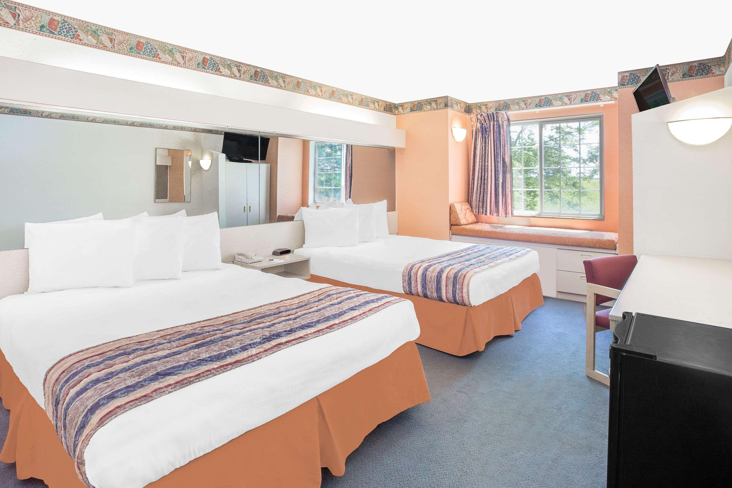 Microtel Inn & Suites By Wyndham Fond Du Lac Kültér fotó